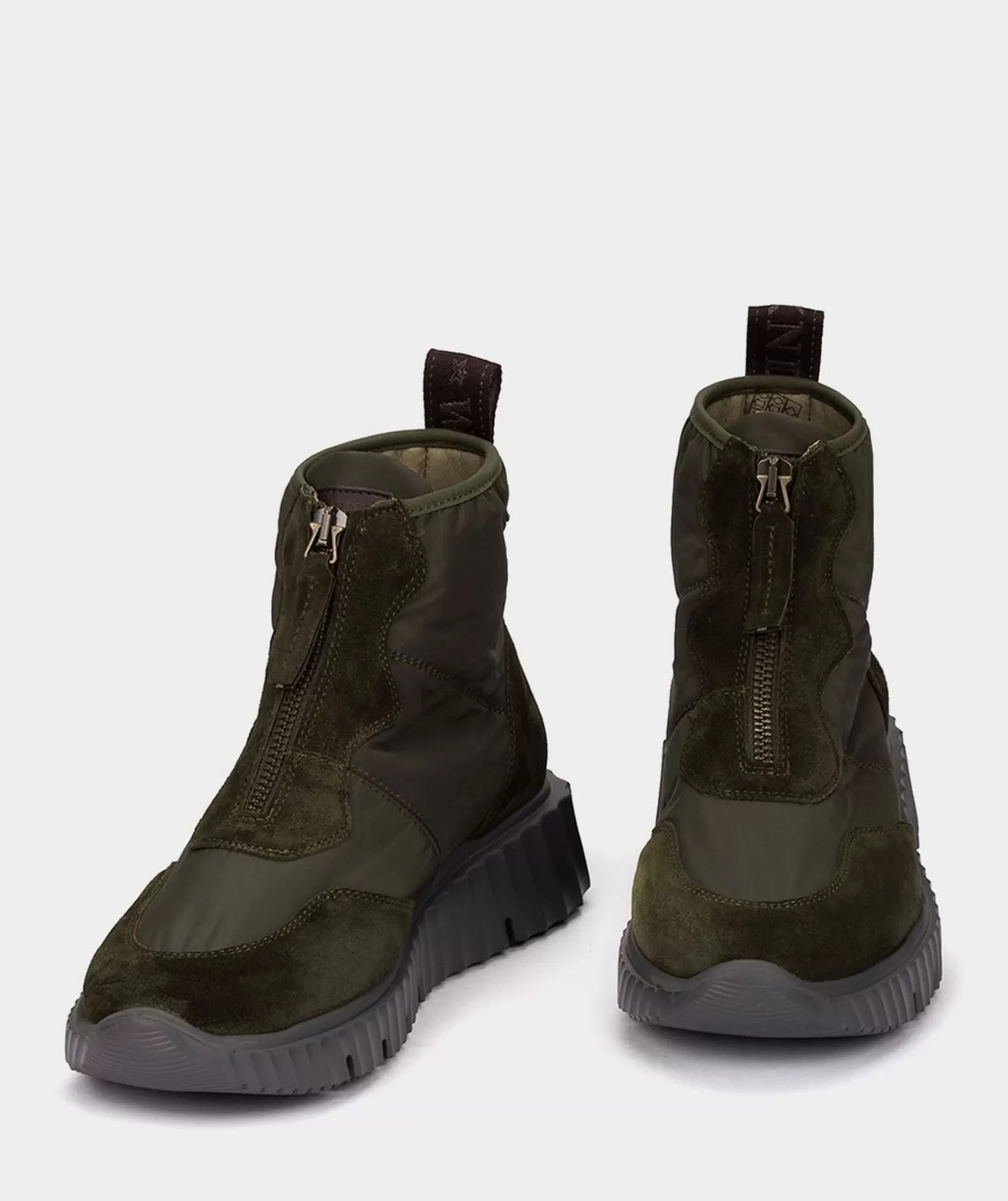 baskets_en_cuir_fendu_et_textile_de_couleur_vert_fonce_2.webp Pedro Miralles Baskets En Cuir Fendu Et Textile De Couleur Vert Fonce