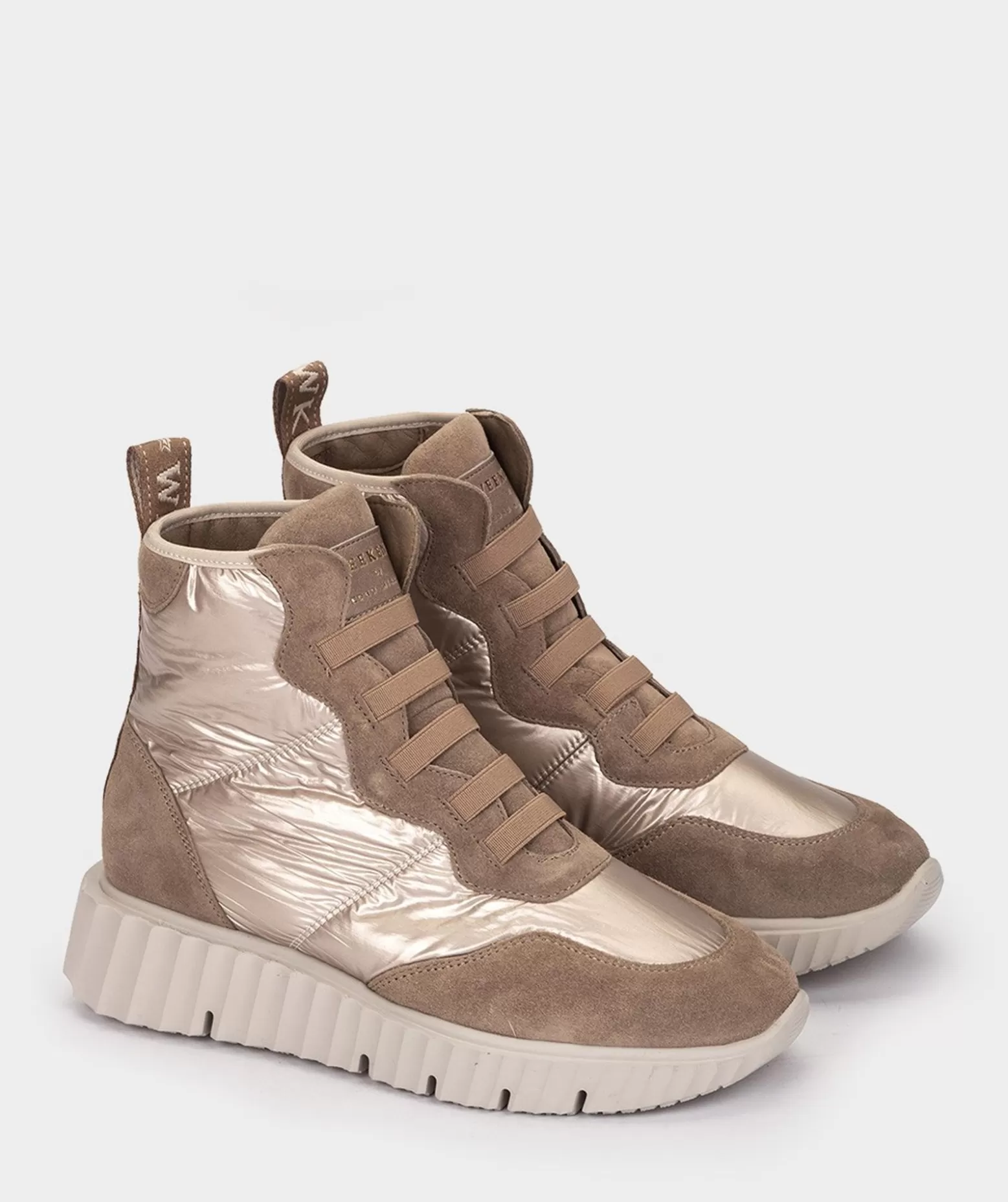 bottes_de_sport_en_croute_de_cuir_et_tissu_de_couleur_beige_1.webp Pedro Miralles Bottes De Sport En Croute De Cuir Et Tissu De Couleur Beige