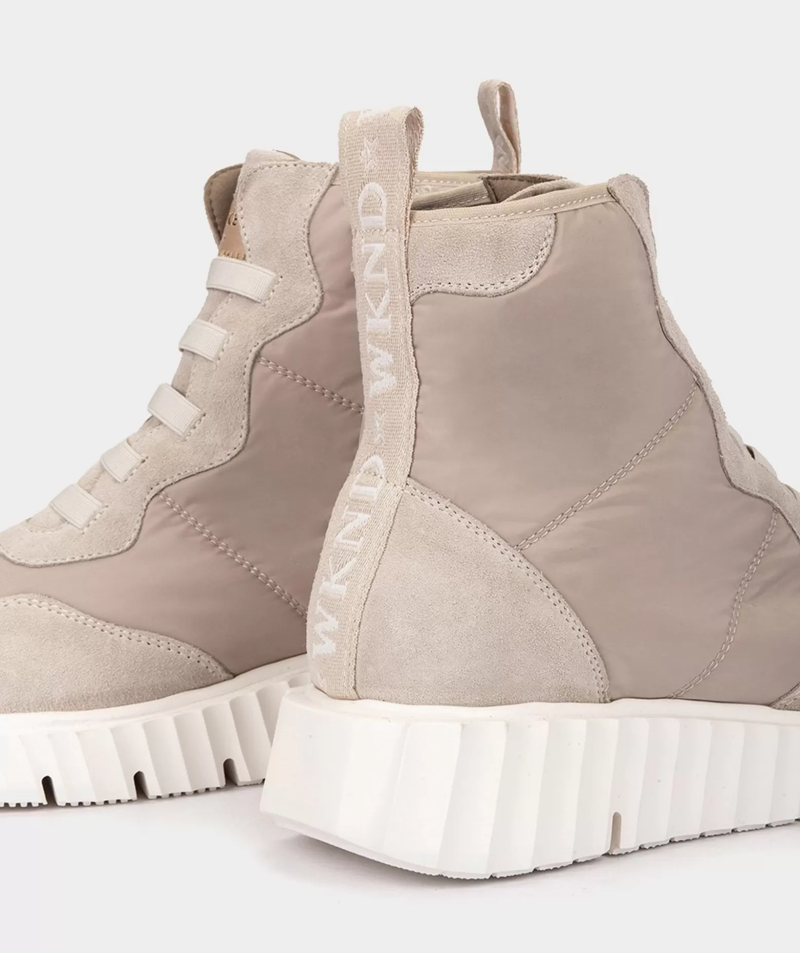 bottes_de_sport_en_croute_de_cuir_et_tissu_de_couleur_beige_4.webp Pedro Miralles Bottes De Sport En Croute De Cuir Et Tissu De Couleur Beige