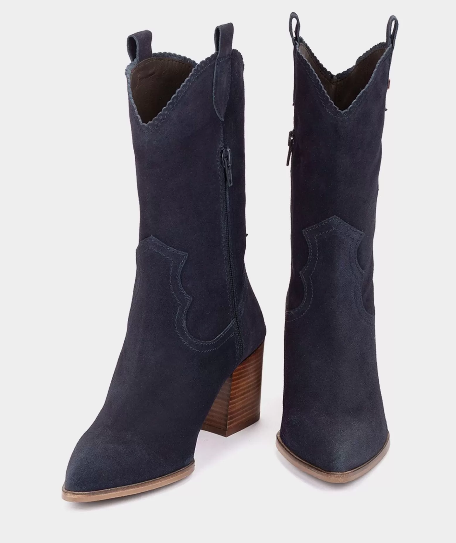 bottes_mimollet_en_croute_de_cuir_de_couleur_bleu_marine_1.webp Pedro Miralles Bottes Mi-Mollet En Croute De Cuir De Couleur Bleu Marine