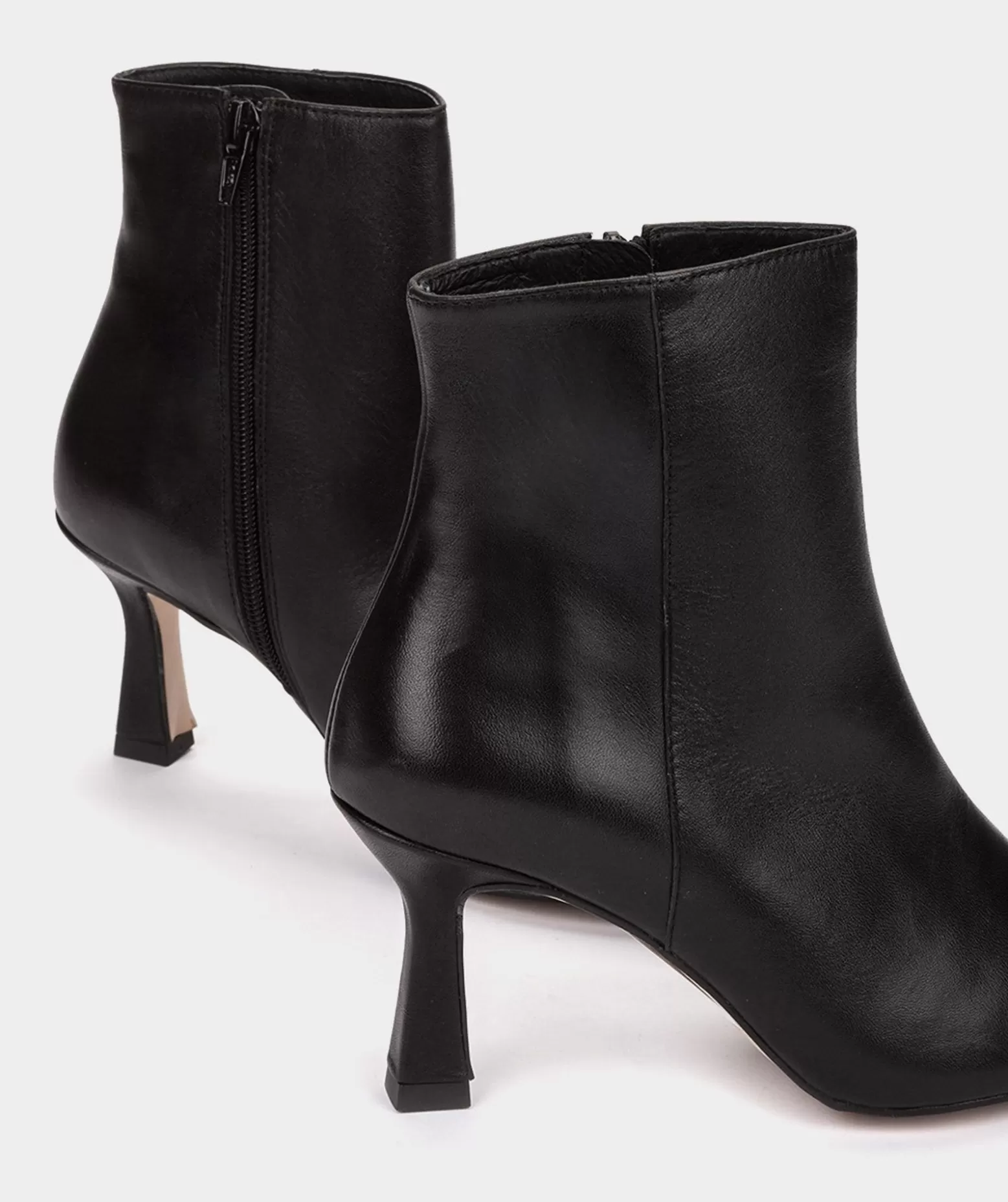 Pedro Miralles Bottines A Talons Et Bout Pointu, Confectionnees En Cuir Beige