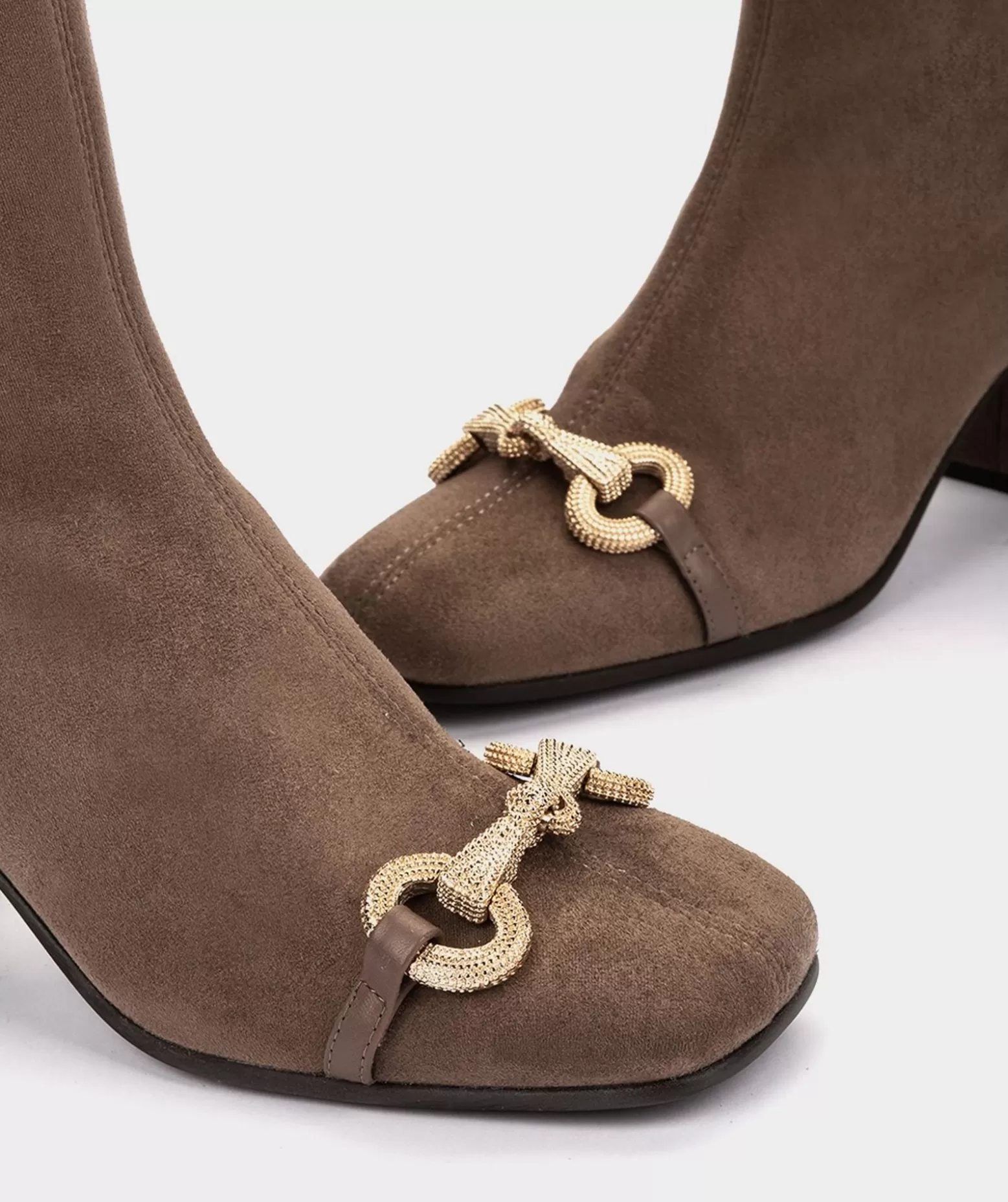 bottines_en_tissu_elastique_effet_daim_de_couleur_taupe_3.webp Pedro Miralles Bottines En Tissu Elastique Effet Daim De Couleur Taupe