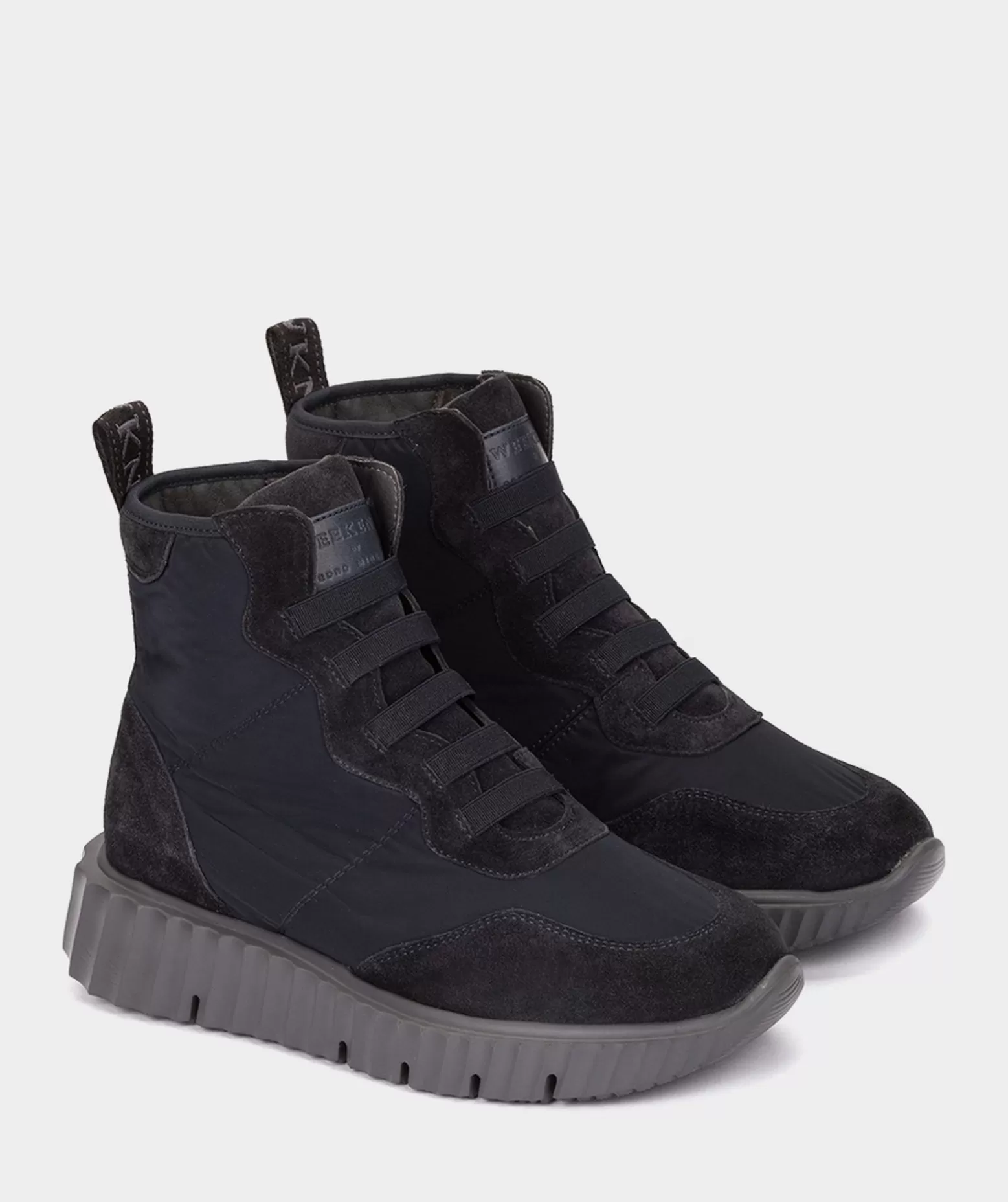 bottines_sportives_en_croute_de_cuir_et_tissu_de_couleur_bleu_marine_1.webp Pedro Miralles Bottines Sportives En Croute De Cuir Et Tissu De Couleur Bleu Marine