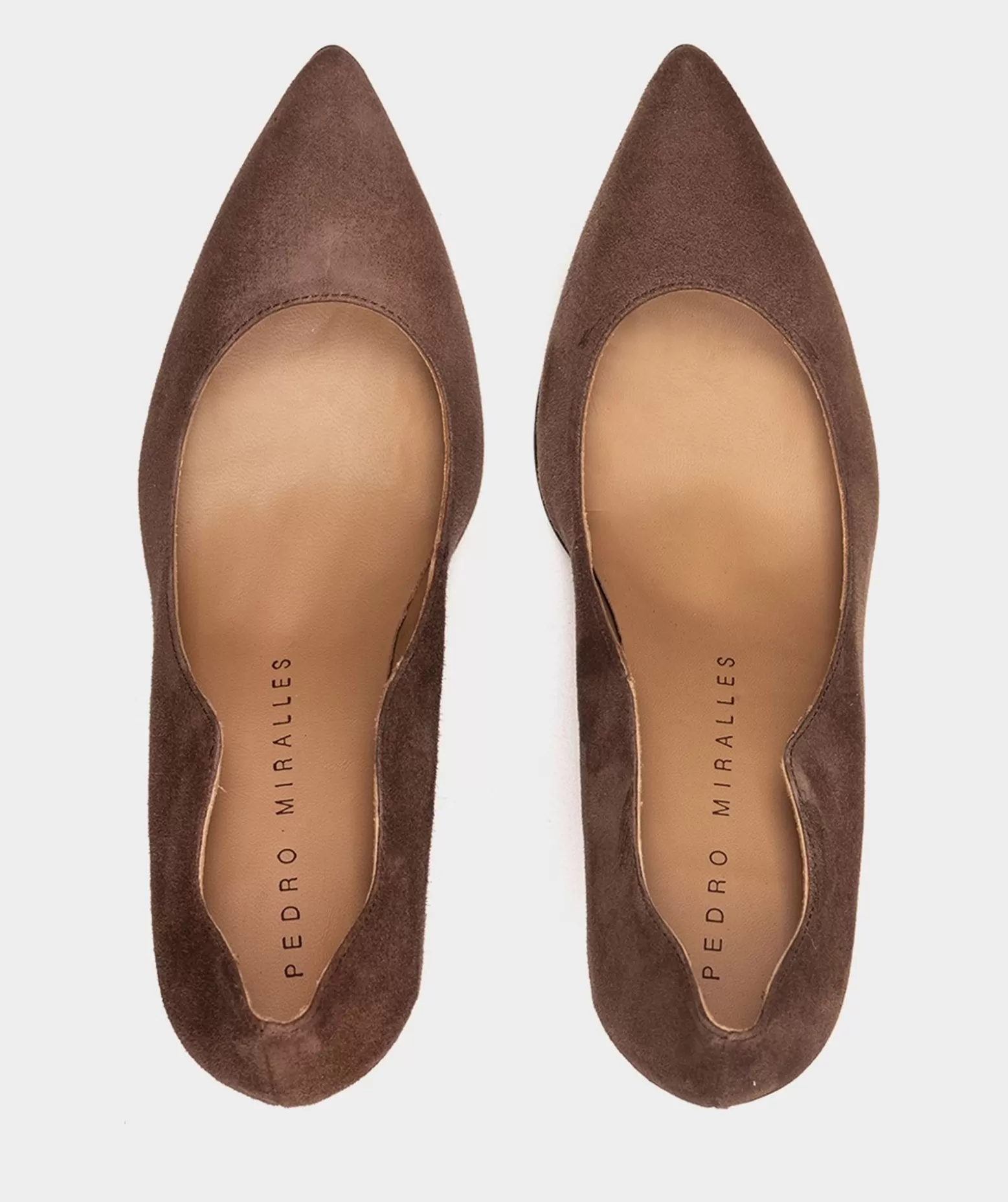 Pedro Miralles Chaussures En Daim De Couleur Nude Avec Un Bout Pointu Et Des Talons Fins