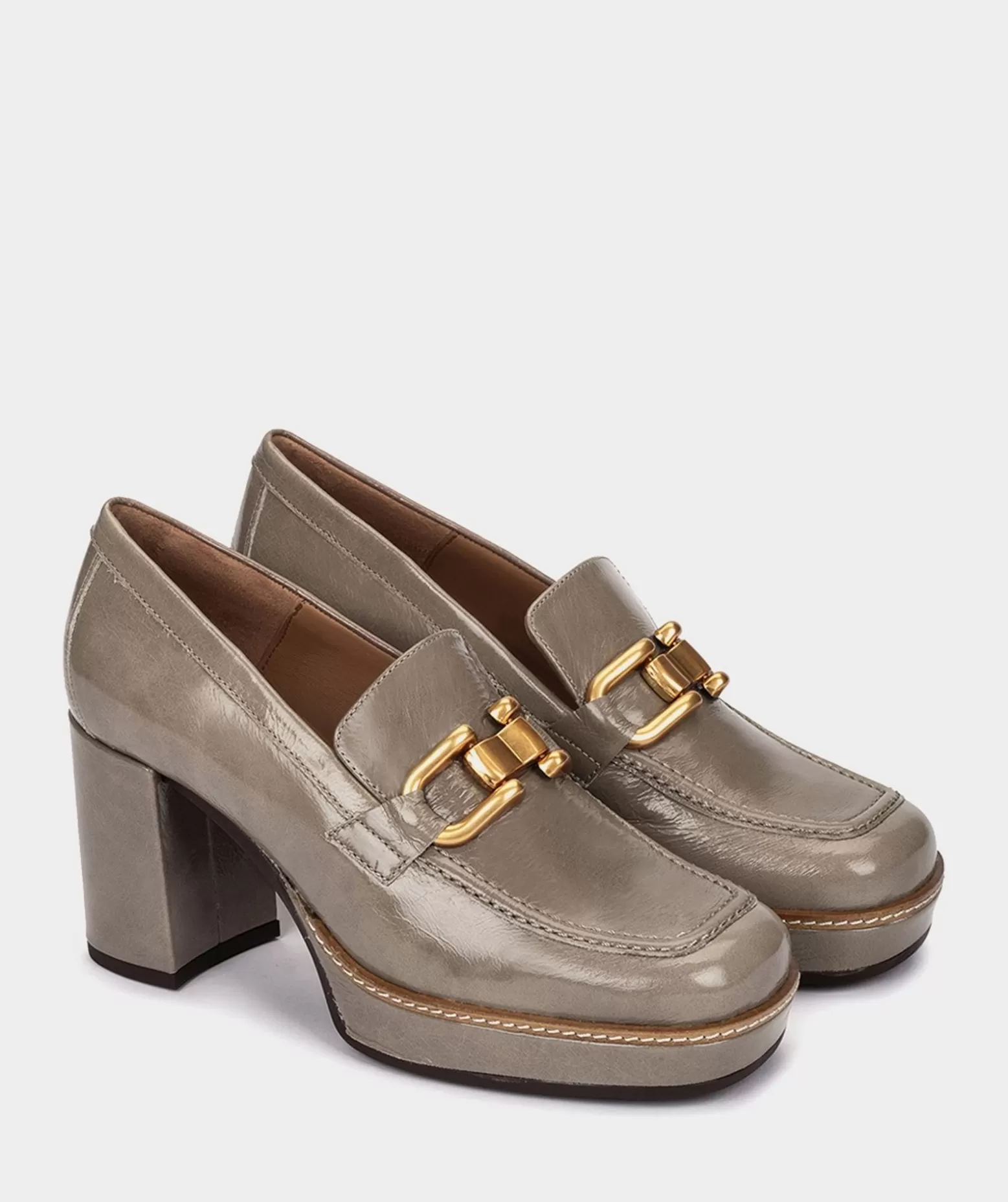 mocassins_a_talon_en_cuir_verni_de_couleur_marron_2.webp Pedro Miralles Mocassins A Talon En Cuir Verni De Couleur Marron