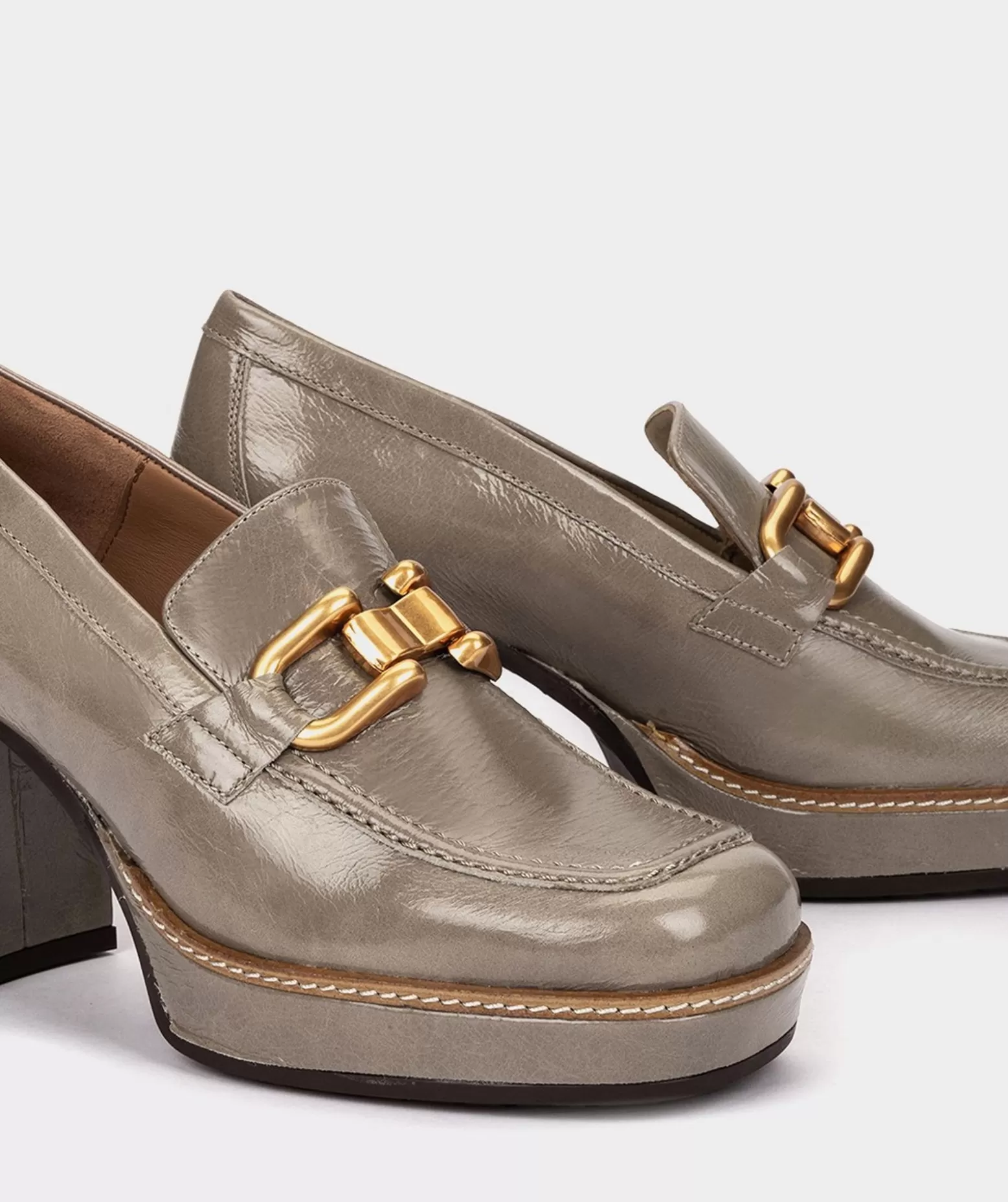mocassins_a_talon_en_cuir_verni_de_couleur_marron_4.webp Pedro Miralles Mocassins A Talon En Cuir Verni De Couleur Marron