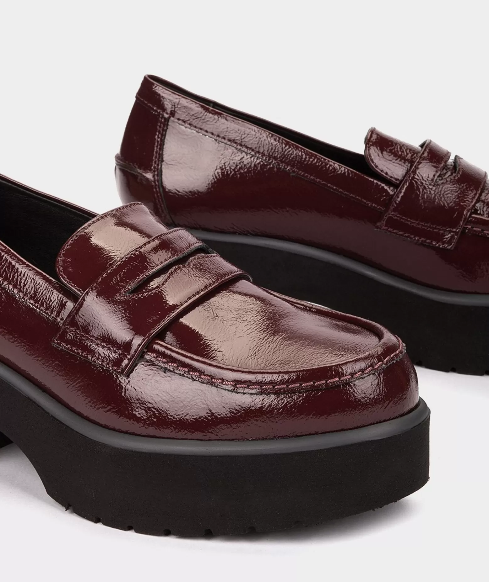 Pedro Miralles Mocassins En Cuir Verni Couleur Vin