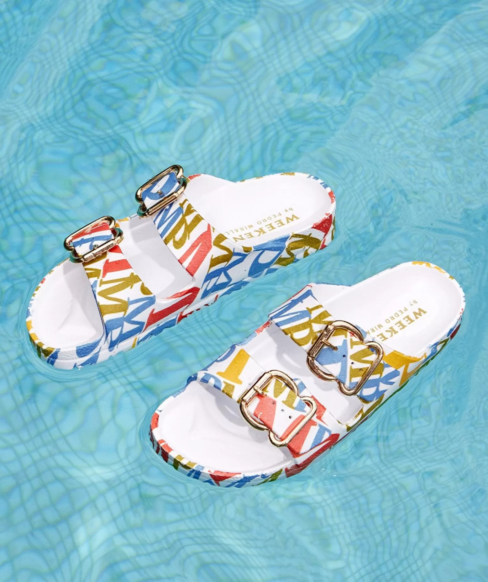 Pedro Miralles Sandales Plates Avec Impression De Marque Emblematique, Ornee De Boucles