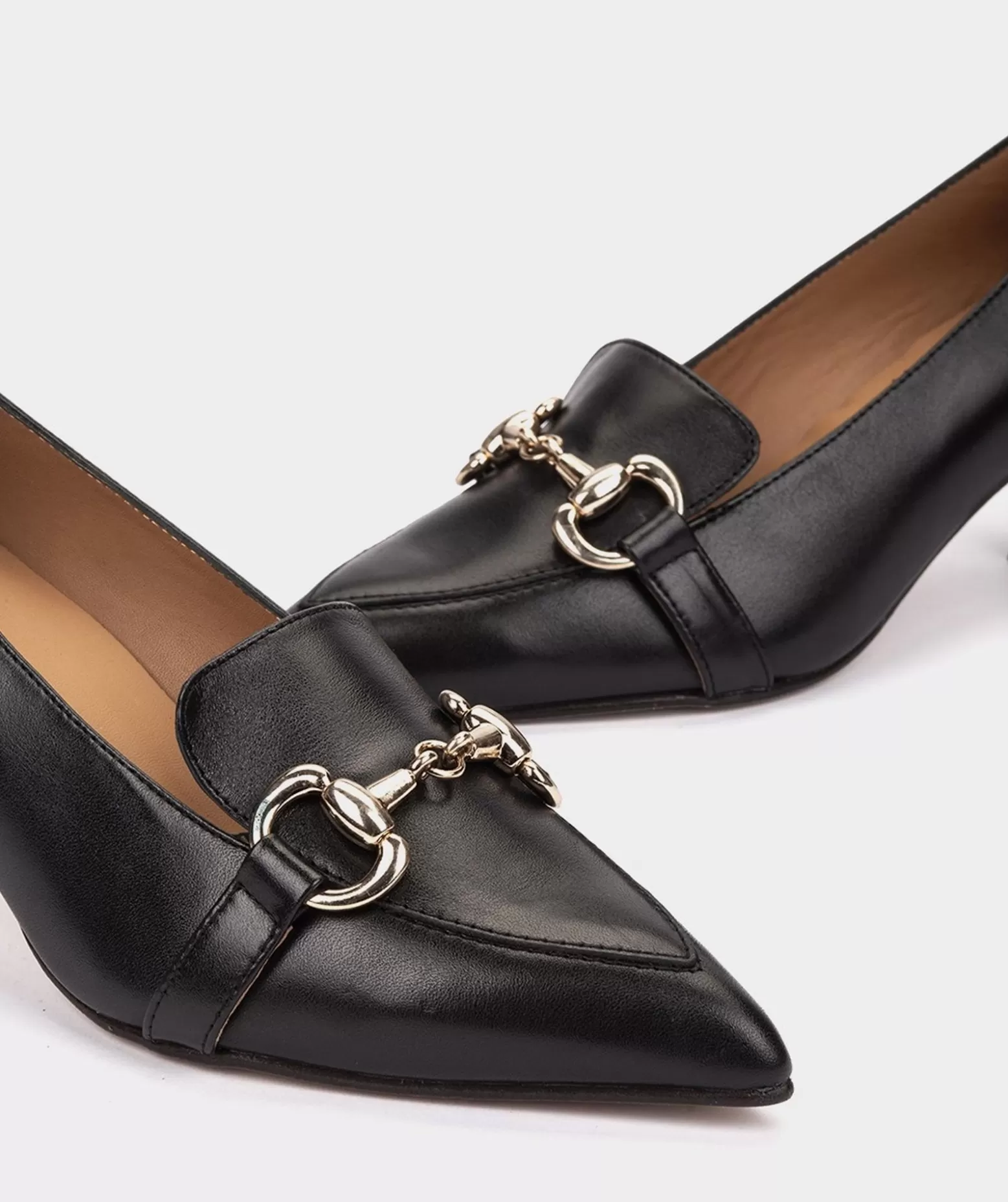 talons_hauts_en_cuir_de_couleur_bleu_marine_4.webp Pedro Miralles Talons Hauts En Cuir De Couleur Bleu Marine