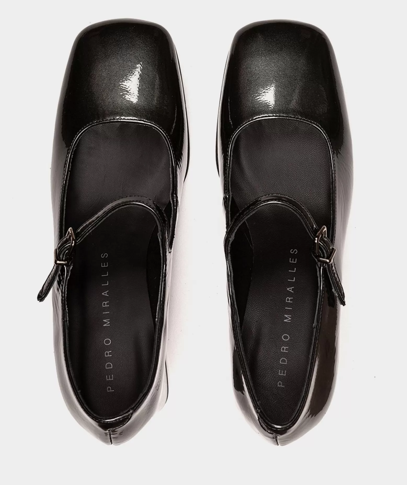 talons_hauts_en_cuir_verni_metallise_de_couleur_argentee_2.webp Pedro Miralles Talons Hauts En Cuir Verni Metallise De Couleur Argentee